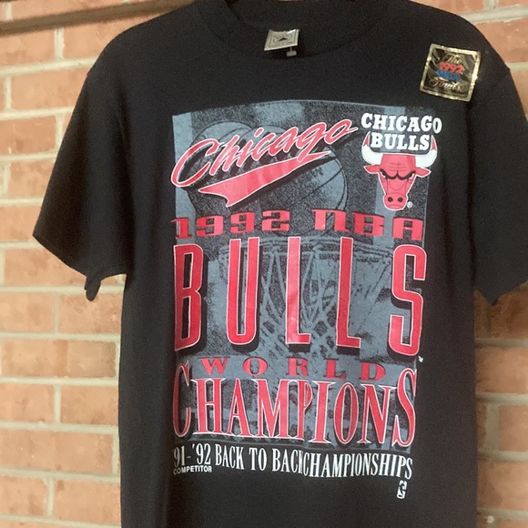 Vintage 1992 NBA Licensed Chicago Bulls World Championship T-shirt (Back 2 Back) - Picture 5 of 10